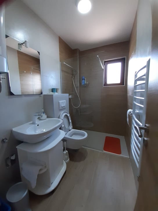 kupatilo (9).jpg | Apartmani Crna Gora
